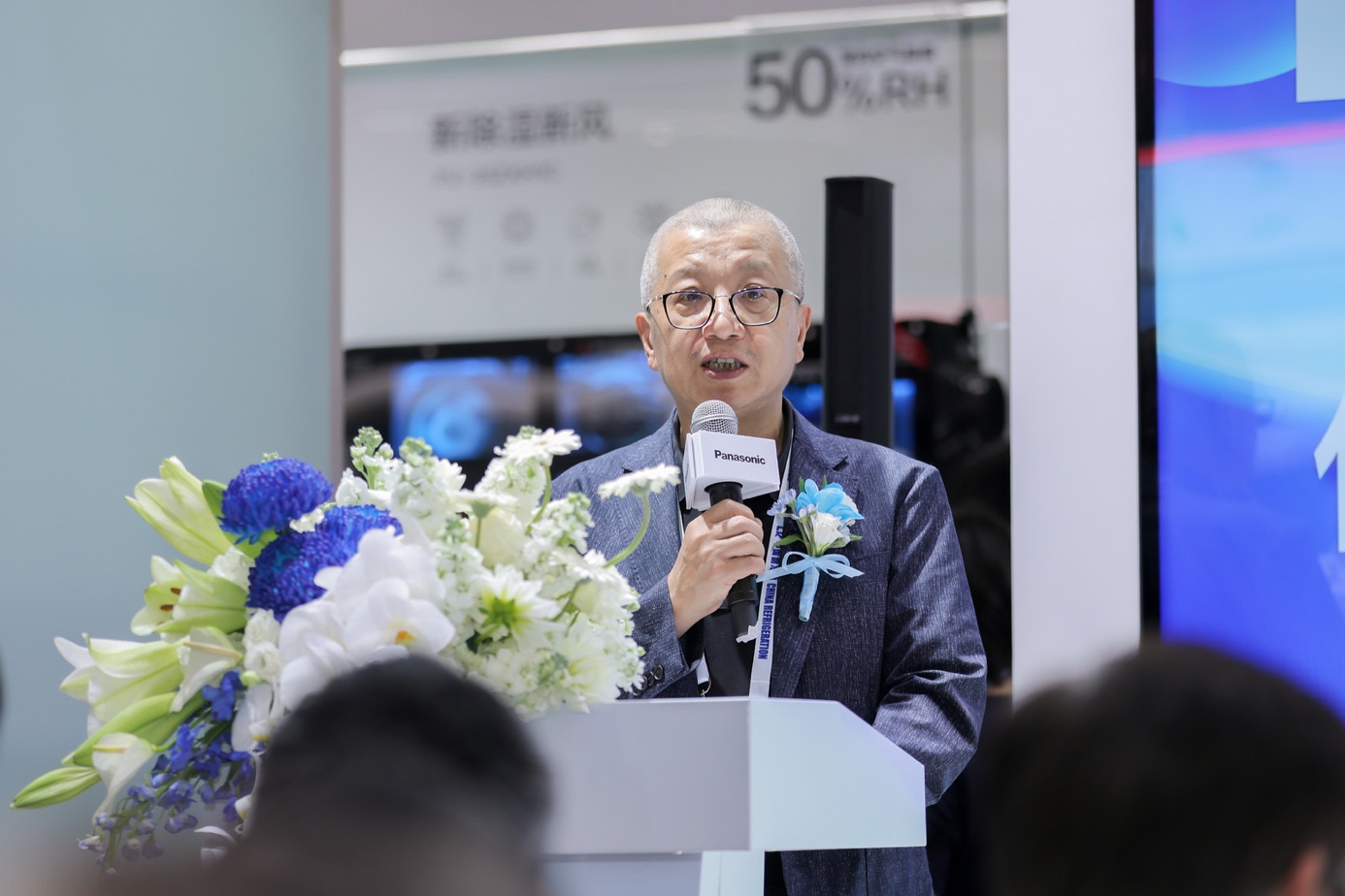 婚礼现场的人

AI 生成的内容可能不正确。