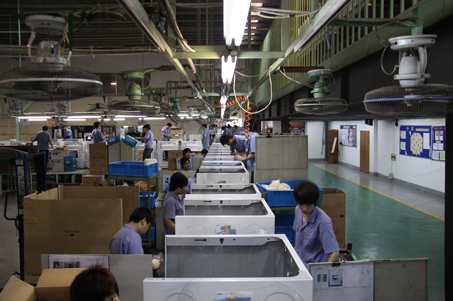 2005年,小天鹅大滚筒洗衣机生产线在小天鹅方面,当年投产6个月,大滚筒